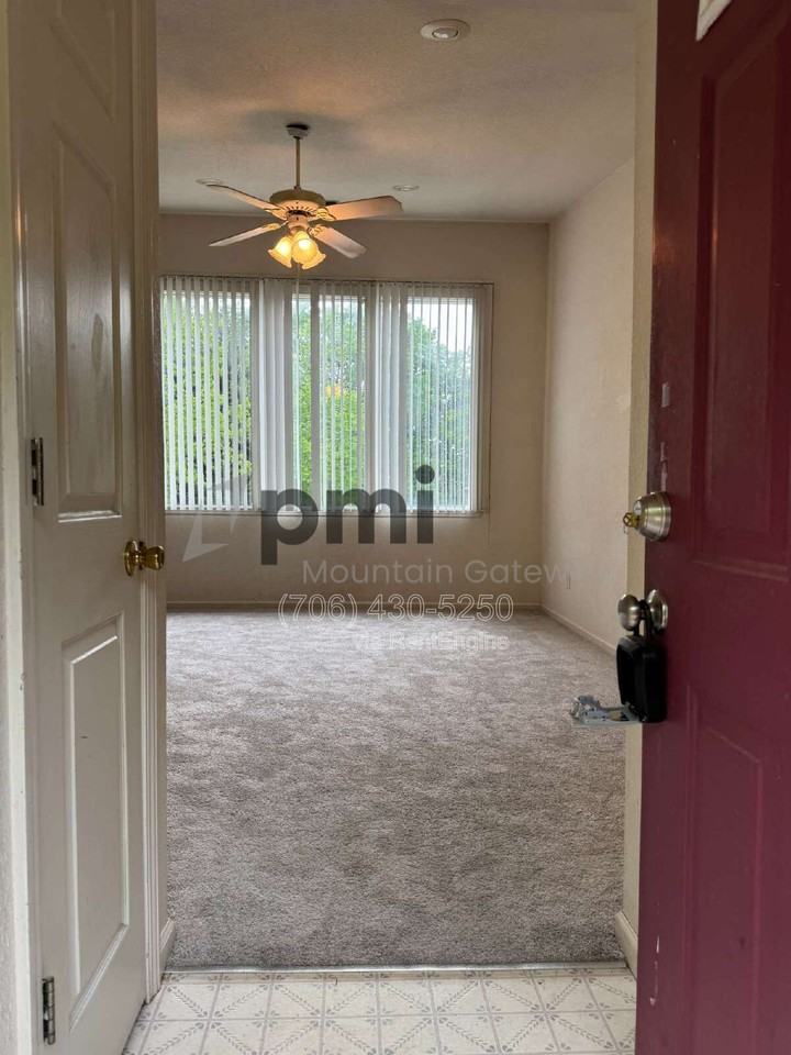 131 Primrose Dr #A - Photo 2 of 13