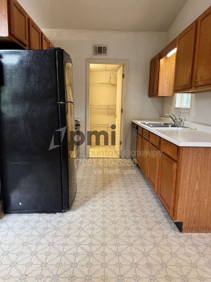 131 Primrose Dr #A - Photo 4 of 13