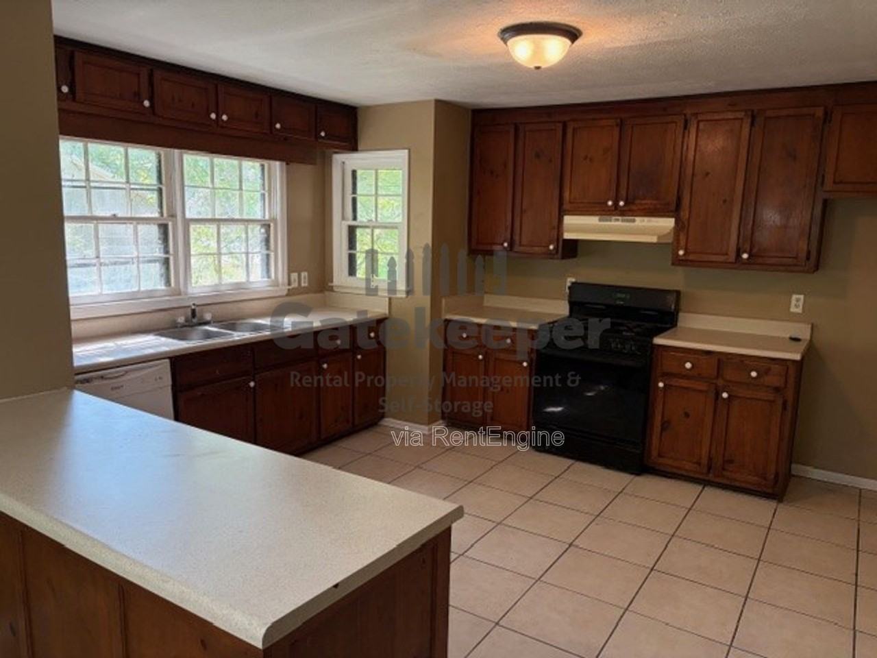 125 Elberta Dr - Photo 2 of 15