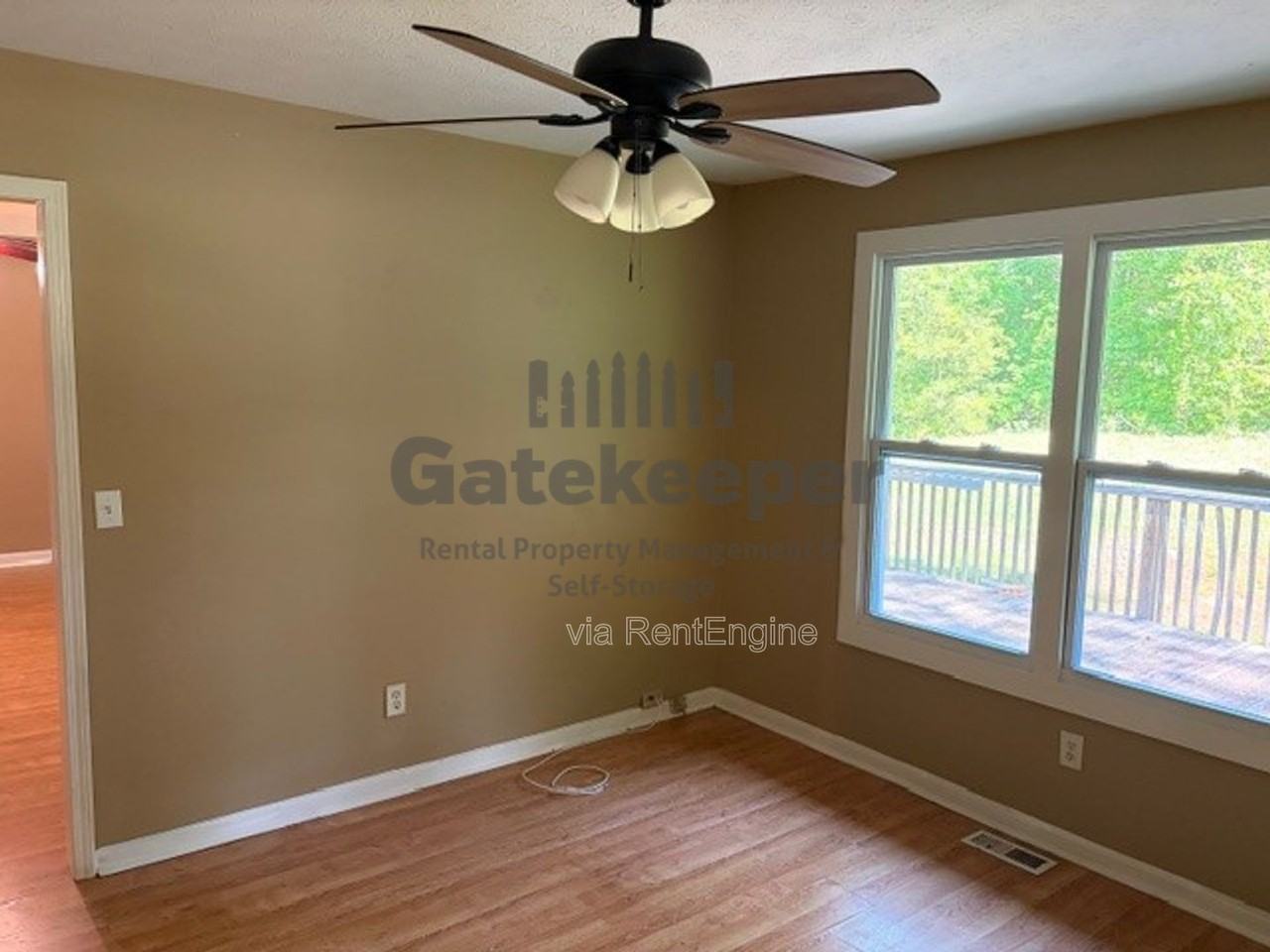 125 Elberta Dr - Photo 5 of 15