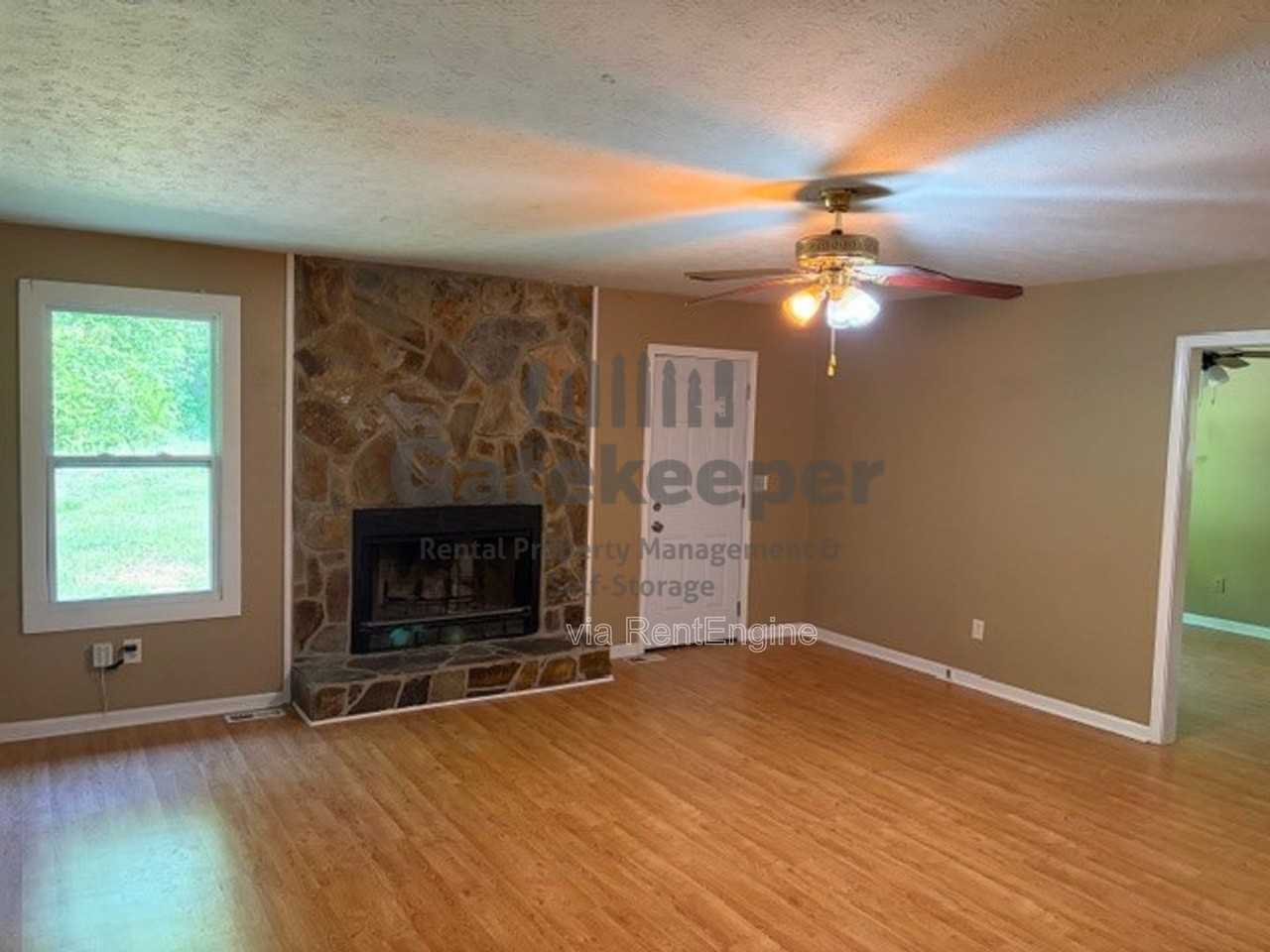 125 Elberta Dr - Photo 6 of 15