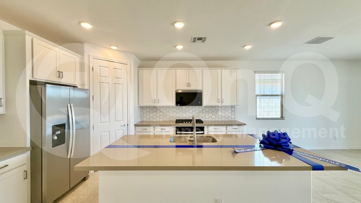 23017 E Diana Way - Photo 4 of 25