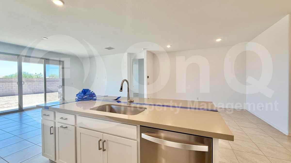 23017 E Diana Way - Photo 5 of 25