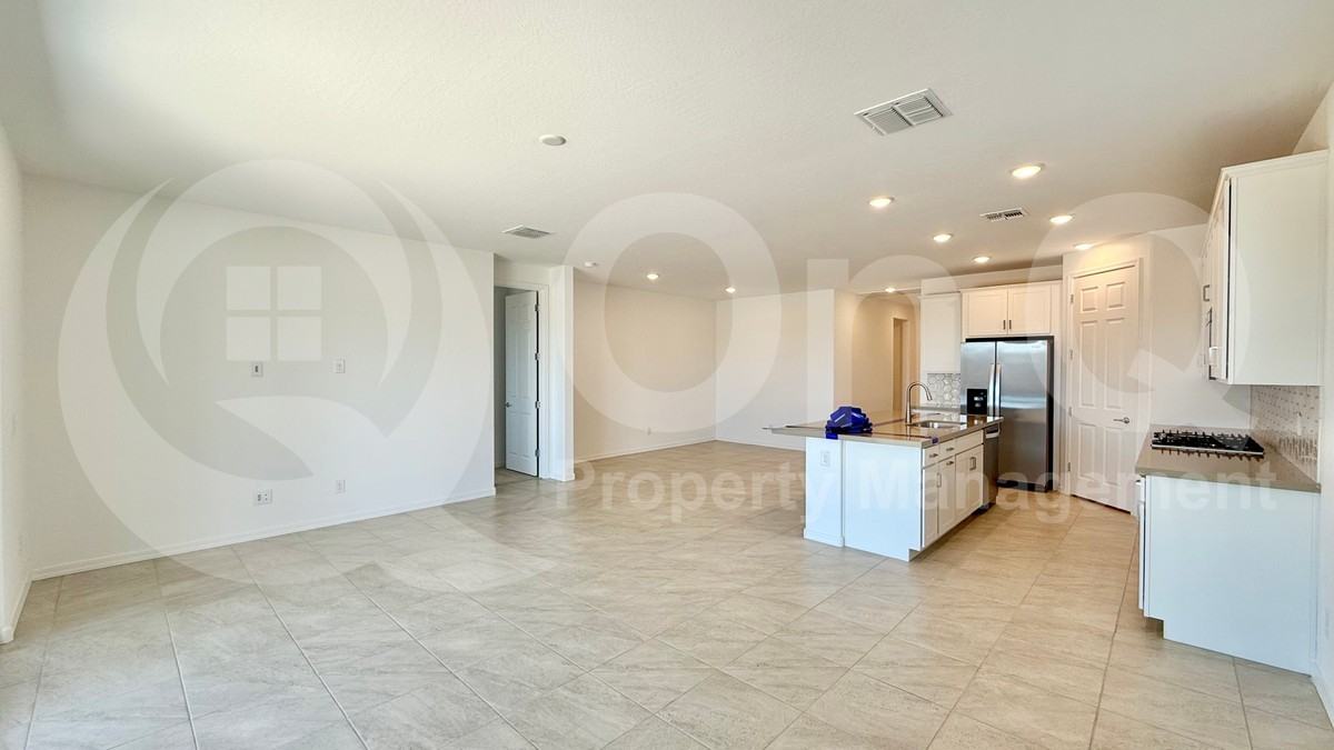 23017 E Diana Way - Photo 7 of 25