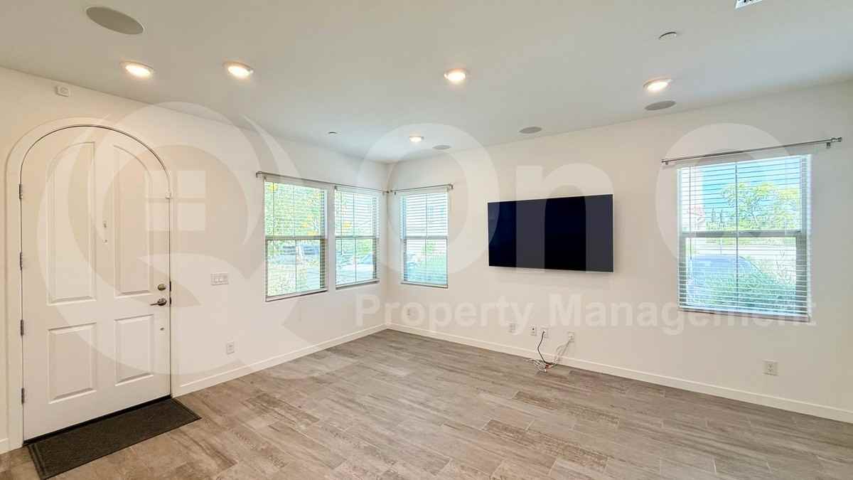 4077 S Sabrina Dr #32 - Photo 5 of 21