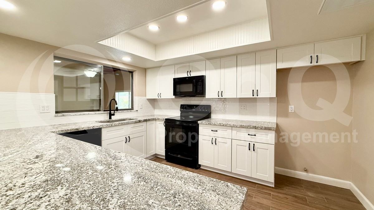 2736 S Cottonwood - Photo 3 of 26