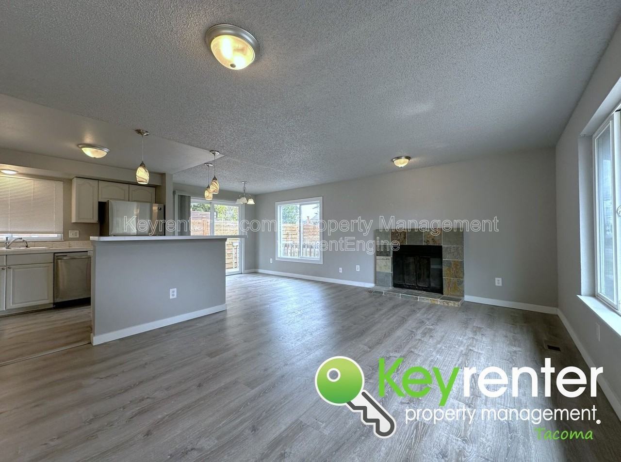 2215 N Madison St - Photo 3 of 32