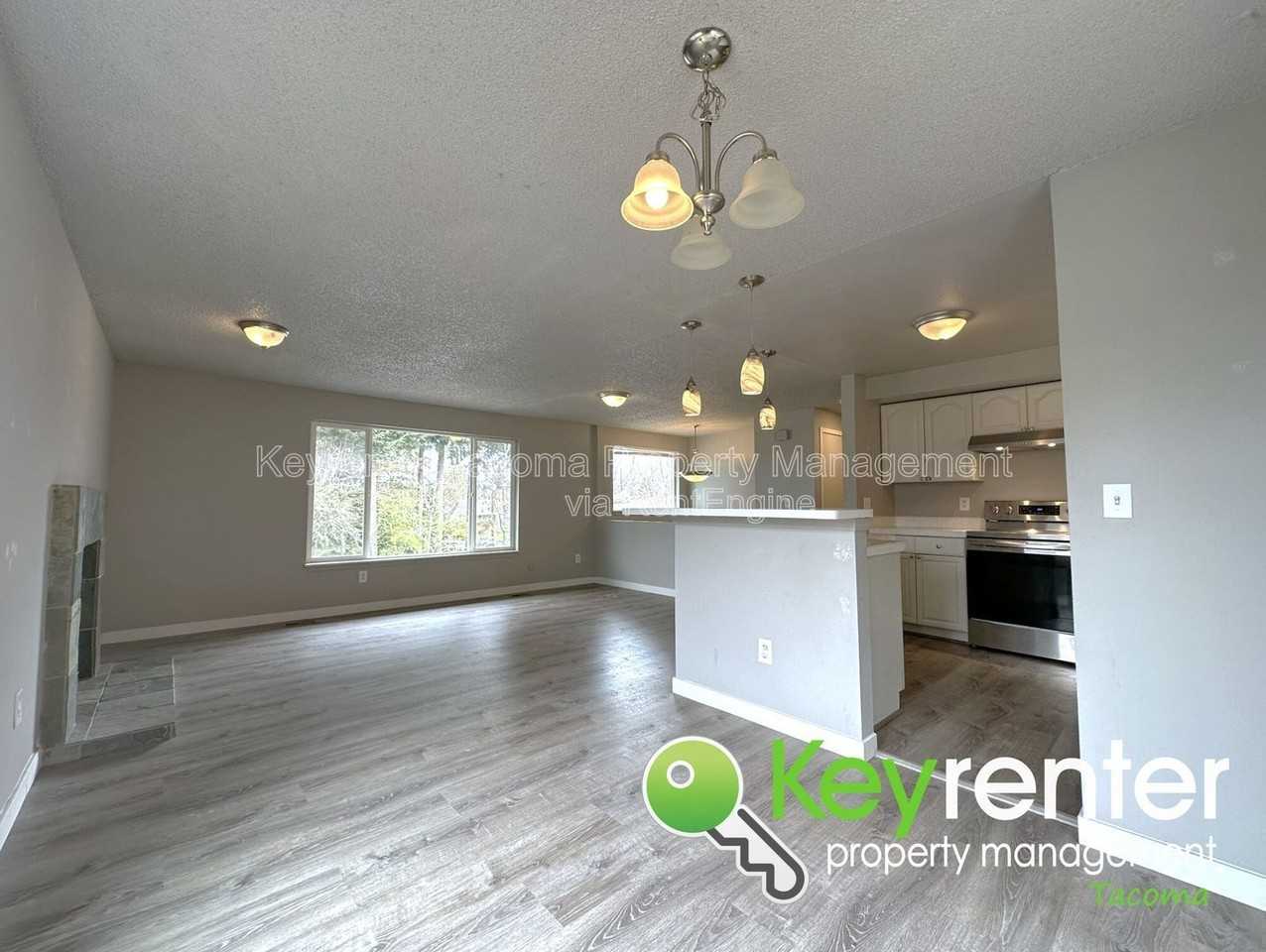 2215 N Madison St - Photo 5 of 32