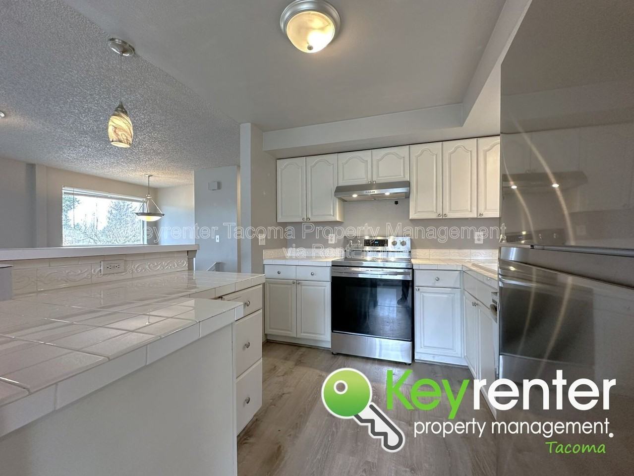 2215 N Madison St - Photo 6 of 32