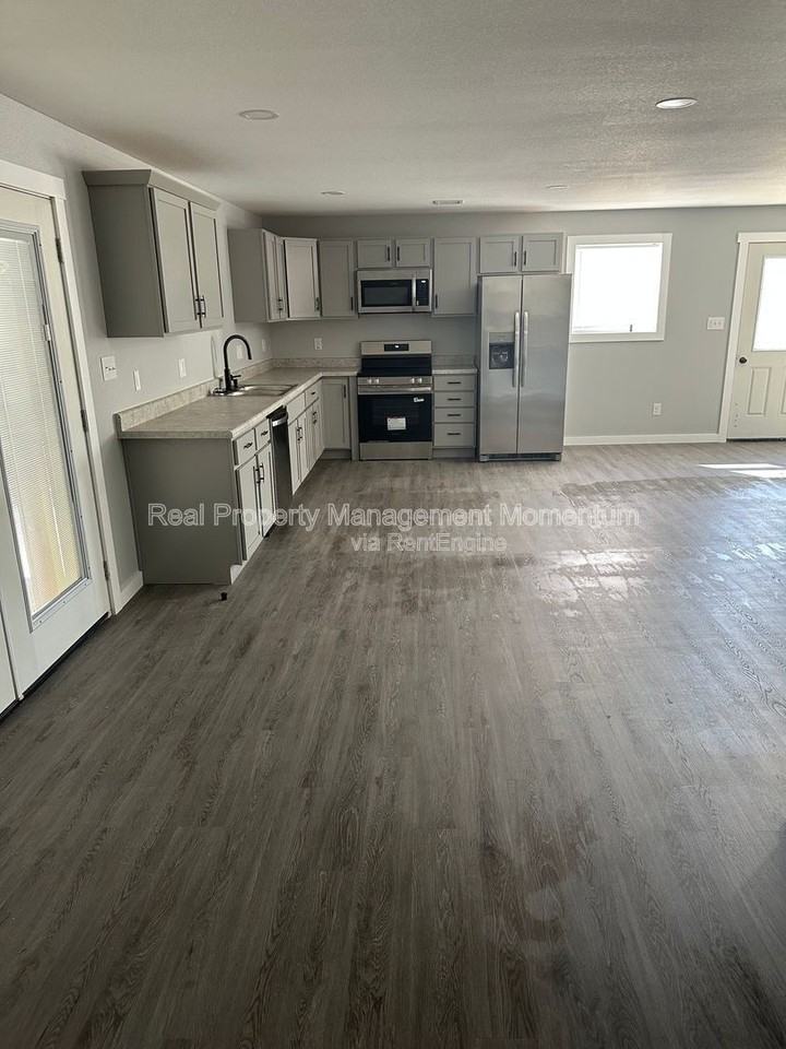 12588 Kentucky Rd - Photo 3 of 11