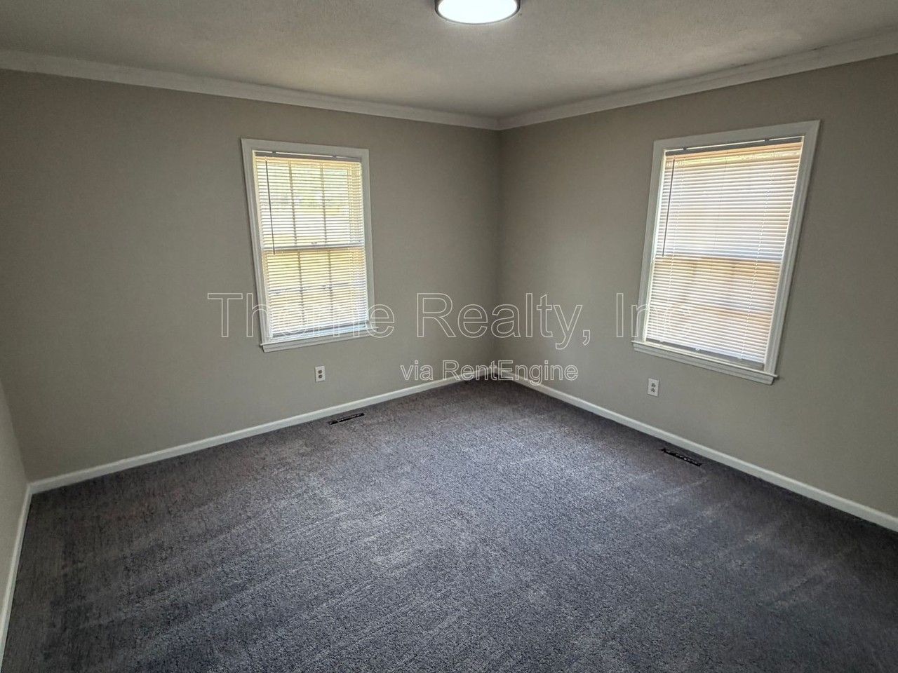 1420 Barnes St - Photo 4 of 9