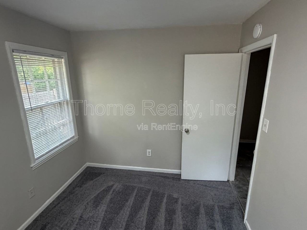 1420 Barnes St - Photo 7 of 9