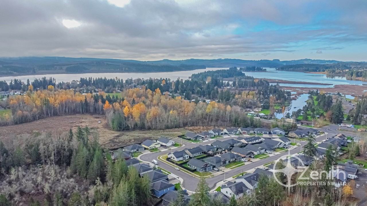 134 Zephyr Dr - Photo 2 of 43