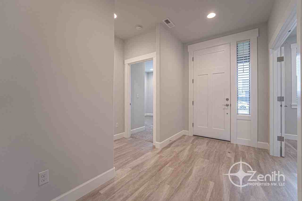 134 Zephyr Dr - Photo 5 of 43