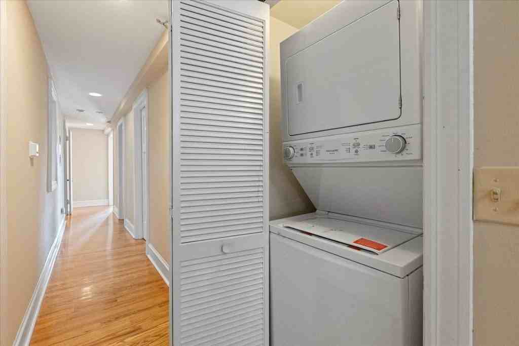 3707 N Sheffield Ave #3 - Photo 5 of 10