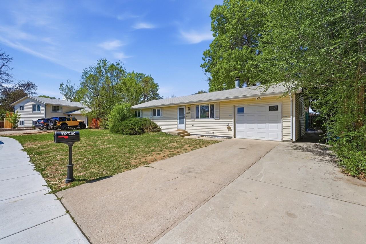 1045 7th Street Pl - Photo 2 of 31