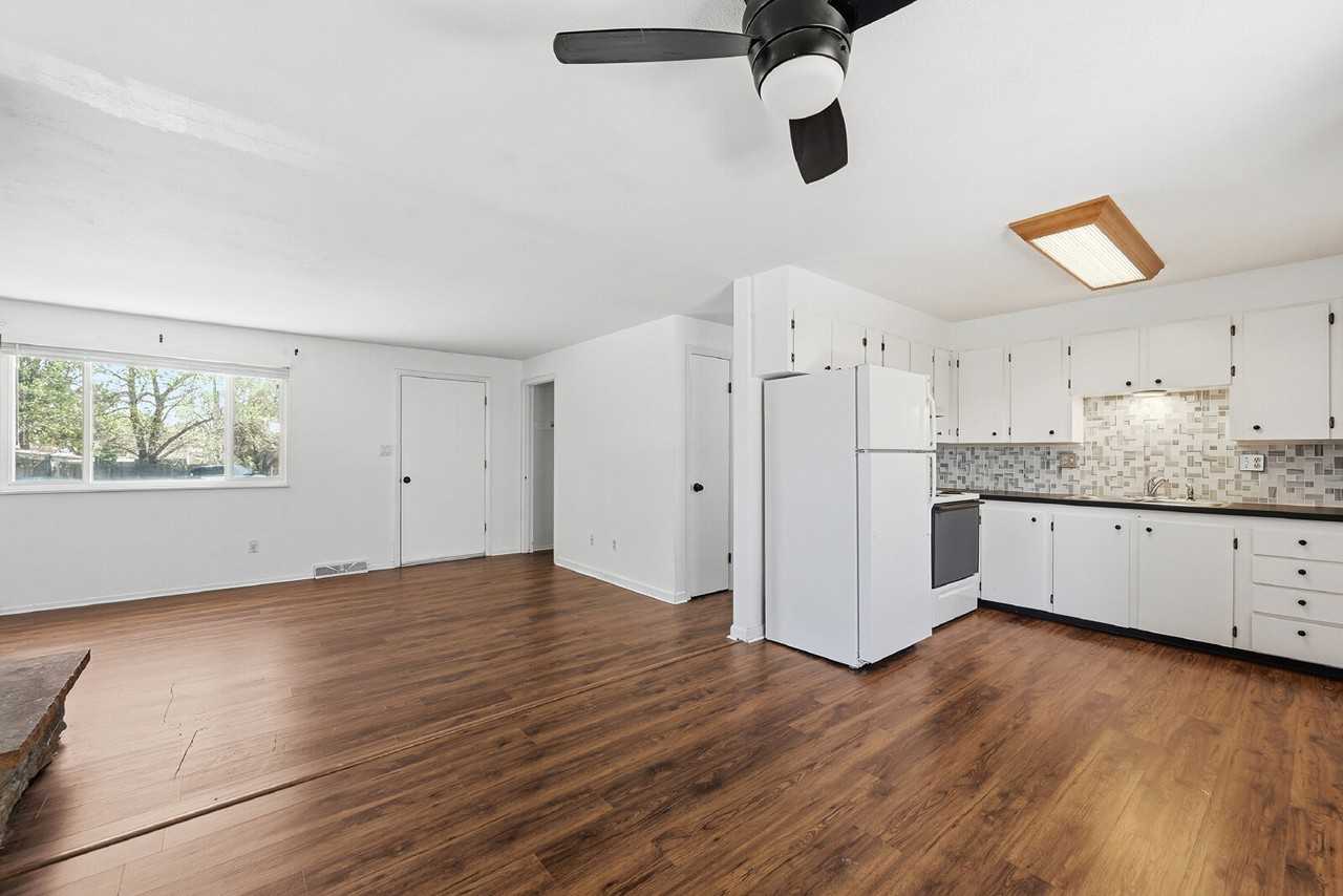 1045 7th Street Pl - Photo 7 of 31