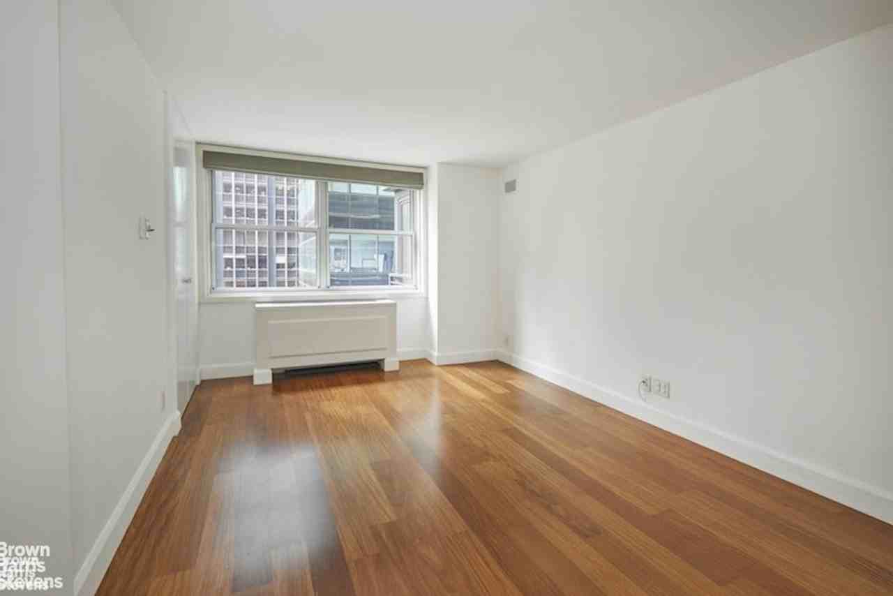 112 W 56th St #16S - Photo 4 of 7