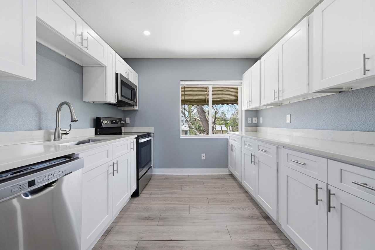 5355 Newton St - Photo 5 of 38