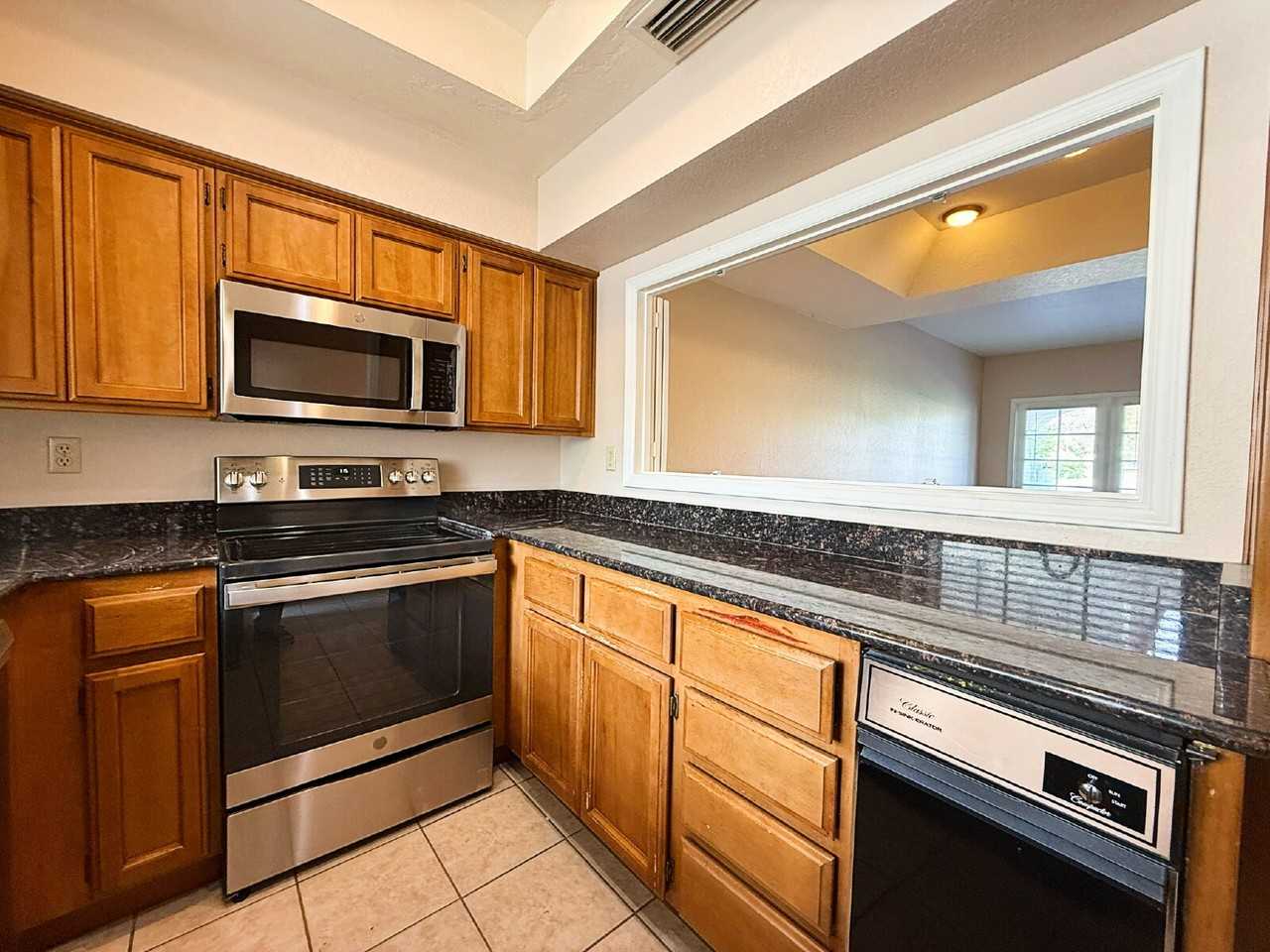 6112 N 28th St - Photo 5 of 25