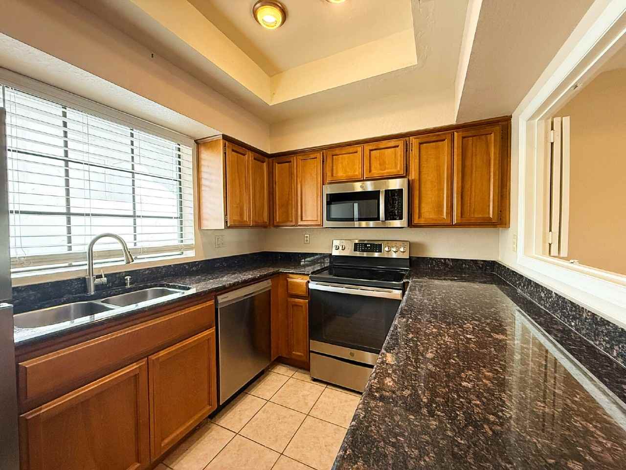 6112 N 28th St - Photo 6 of 25