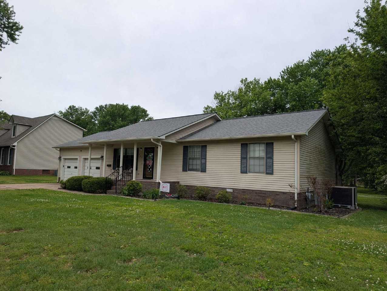 142 Cherokee Dr - Photo 3 of 21