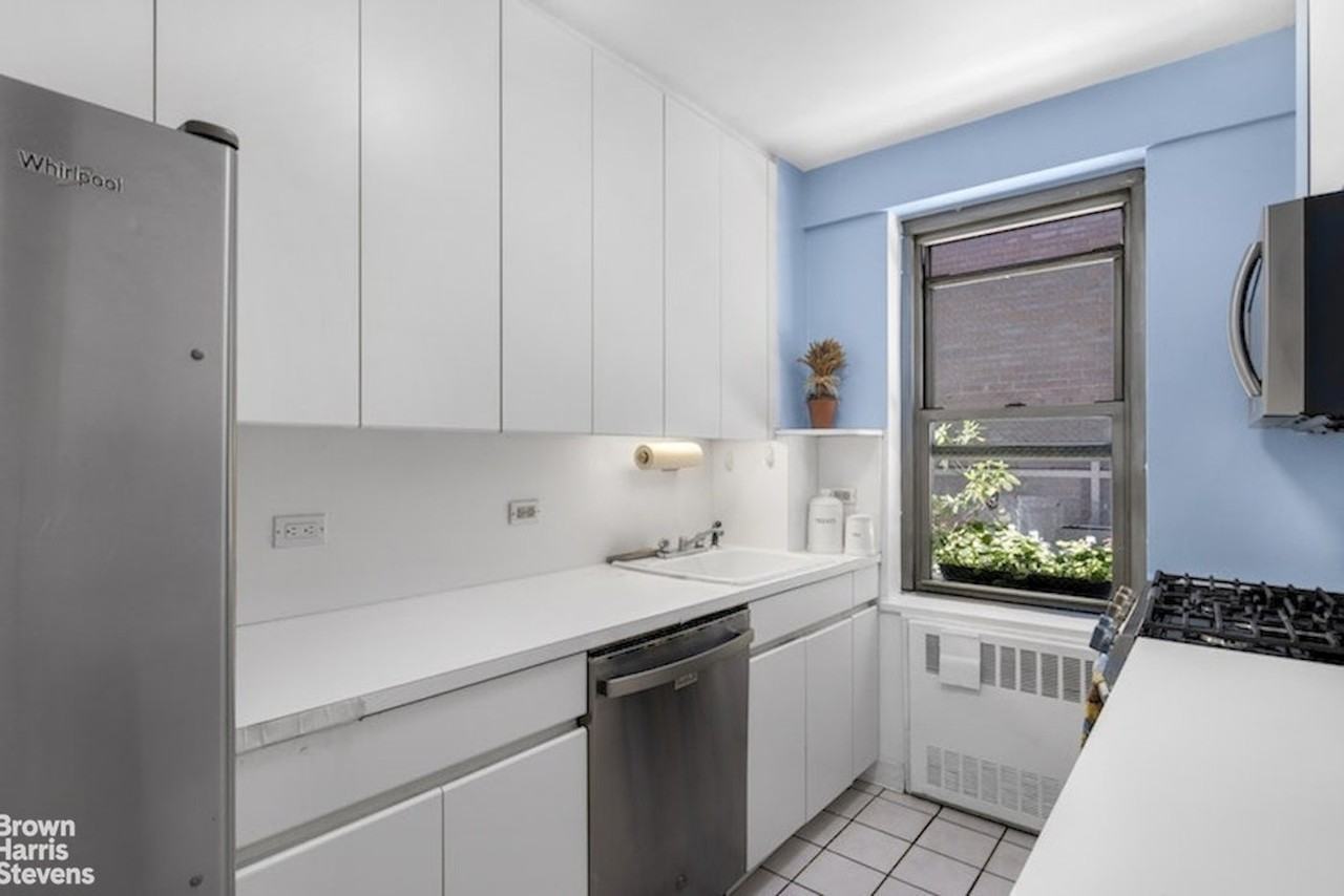 420 E 55th St #11M - Photo 4 of 15