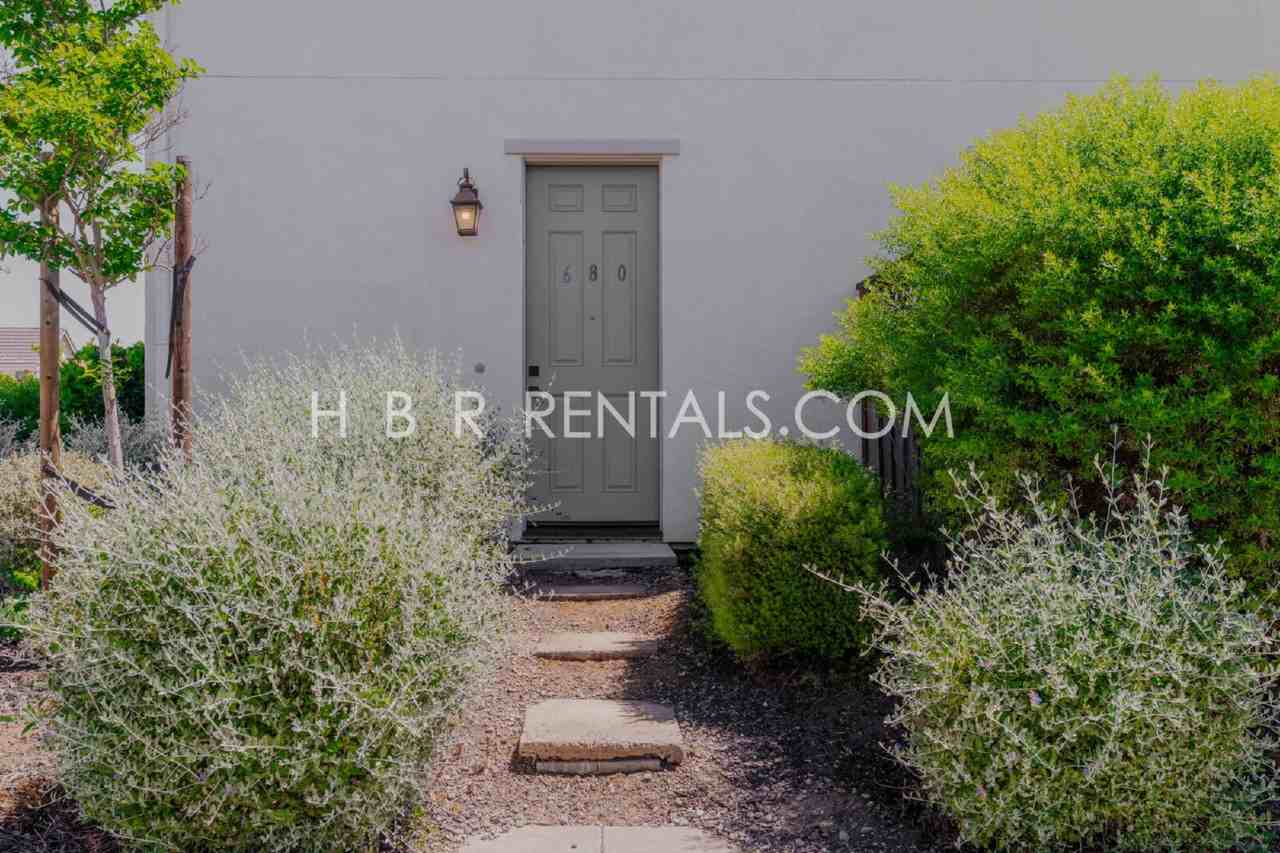 680 W Waterman Dr - Photo 3 of 16