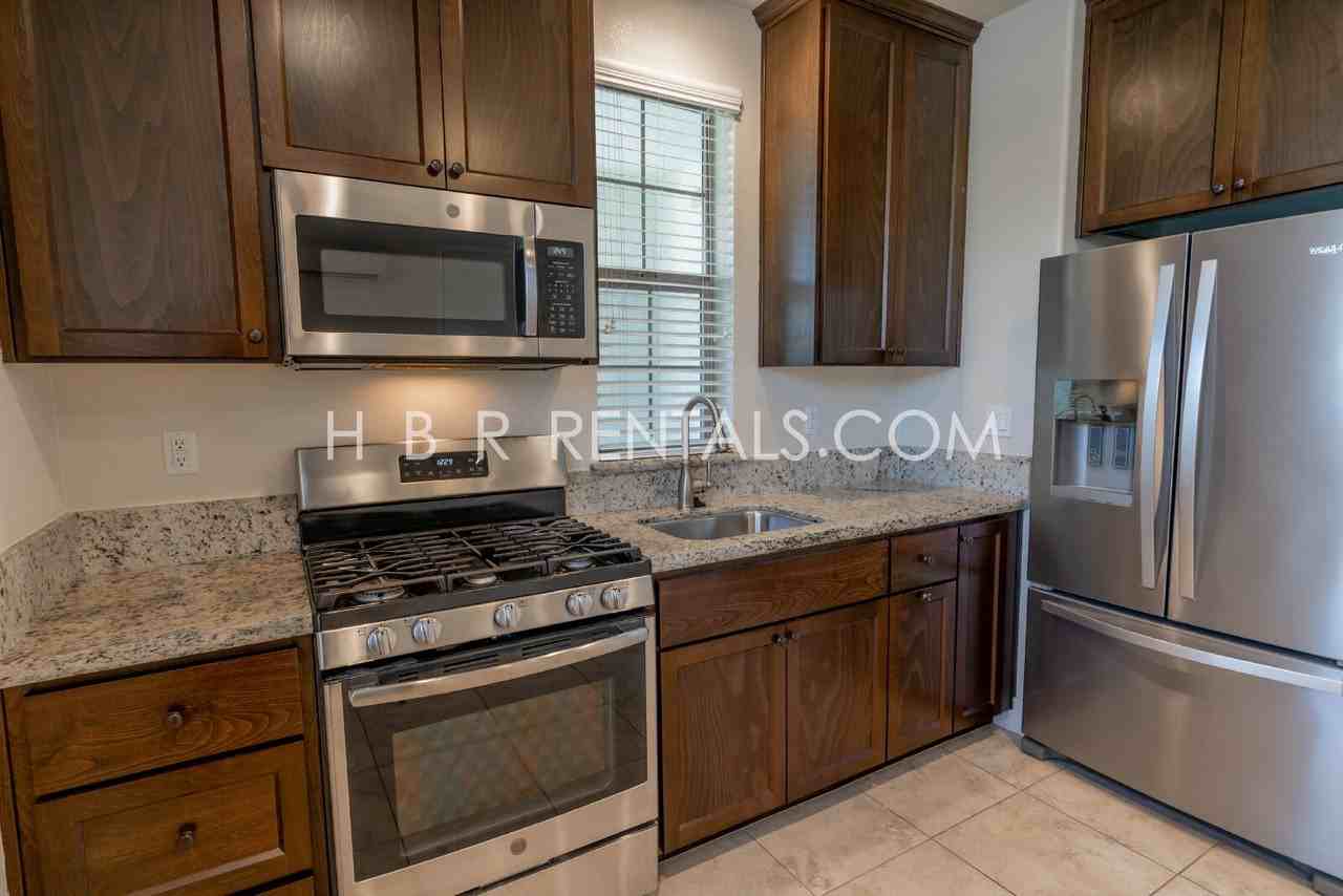 680 W Waterman Dr - Photo 6 of 16