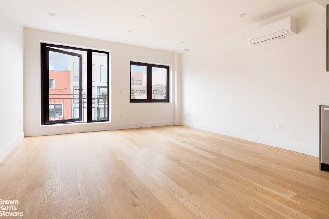 346 Metropolitan Ave #4B - Photo 2 of 9