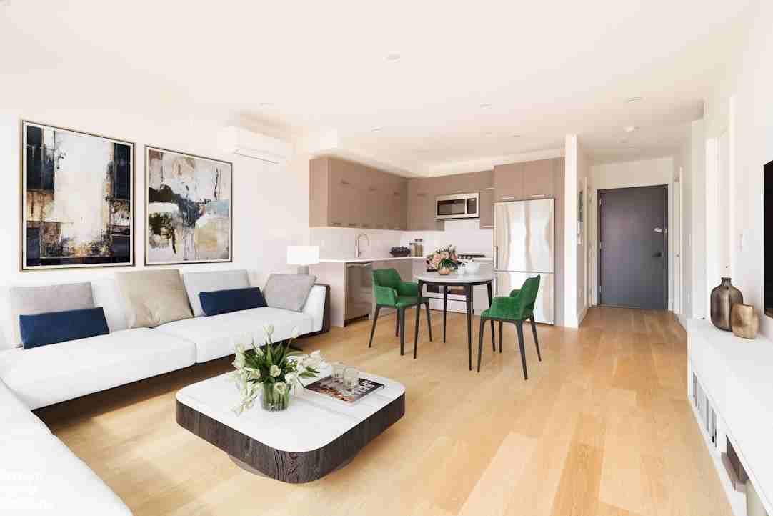 346 Metropolitan Ave #4B - Photo 3 of 9