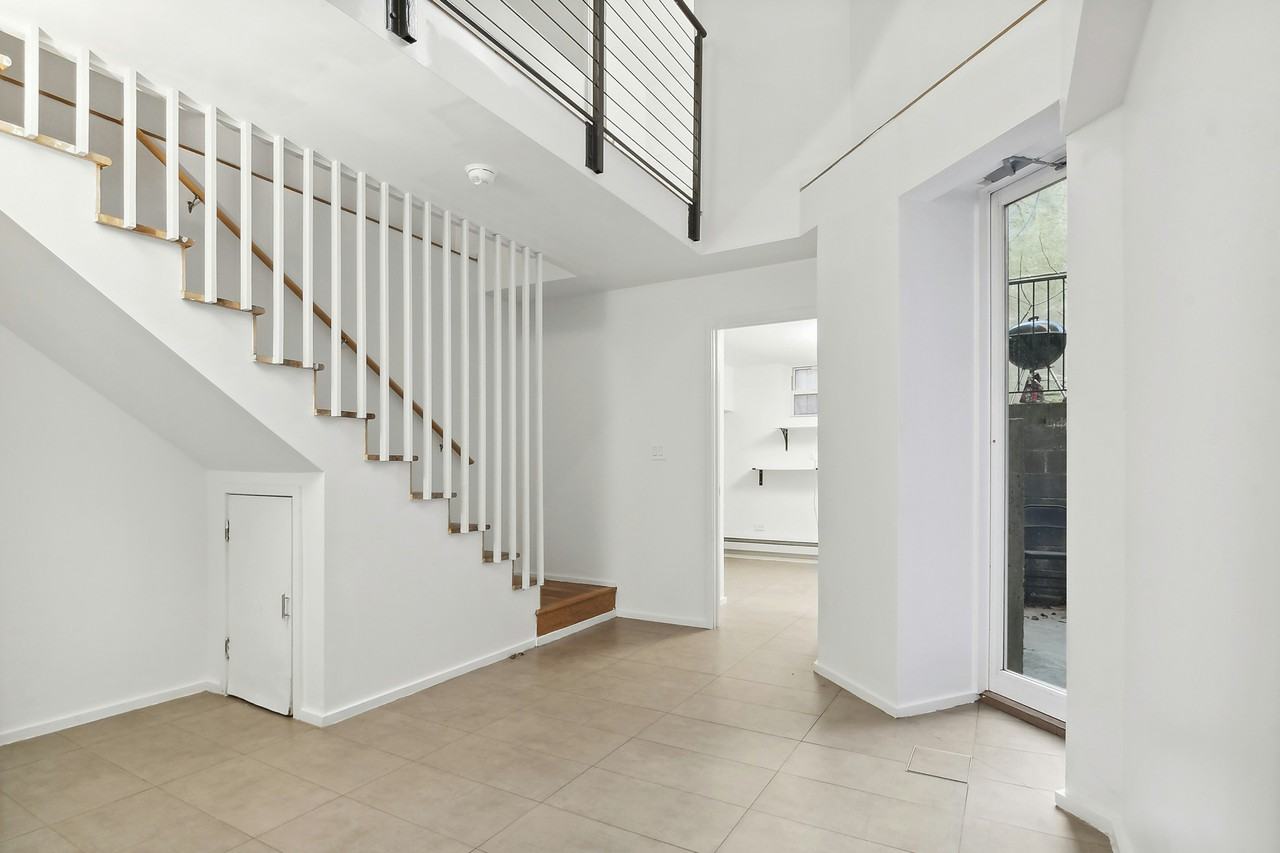 72 Herkimer St #1R - Photo 7 of 12