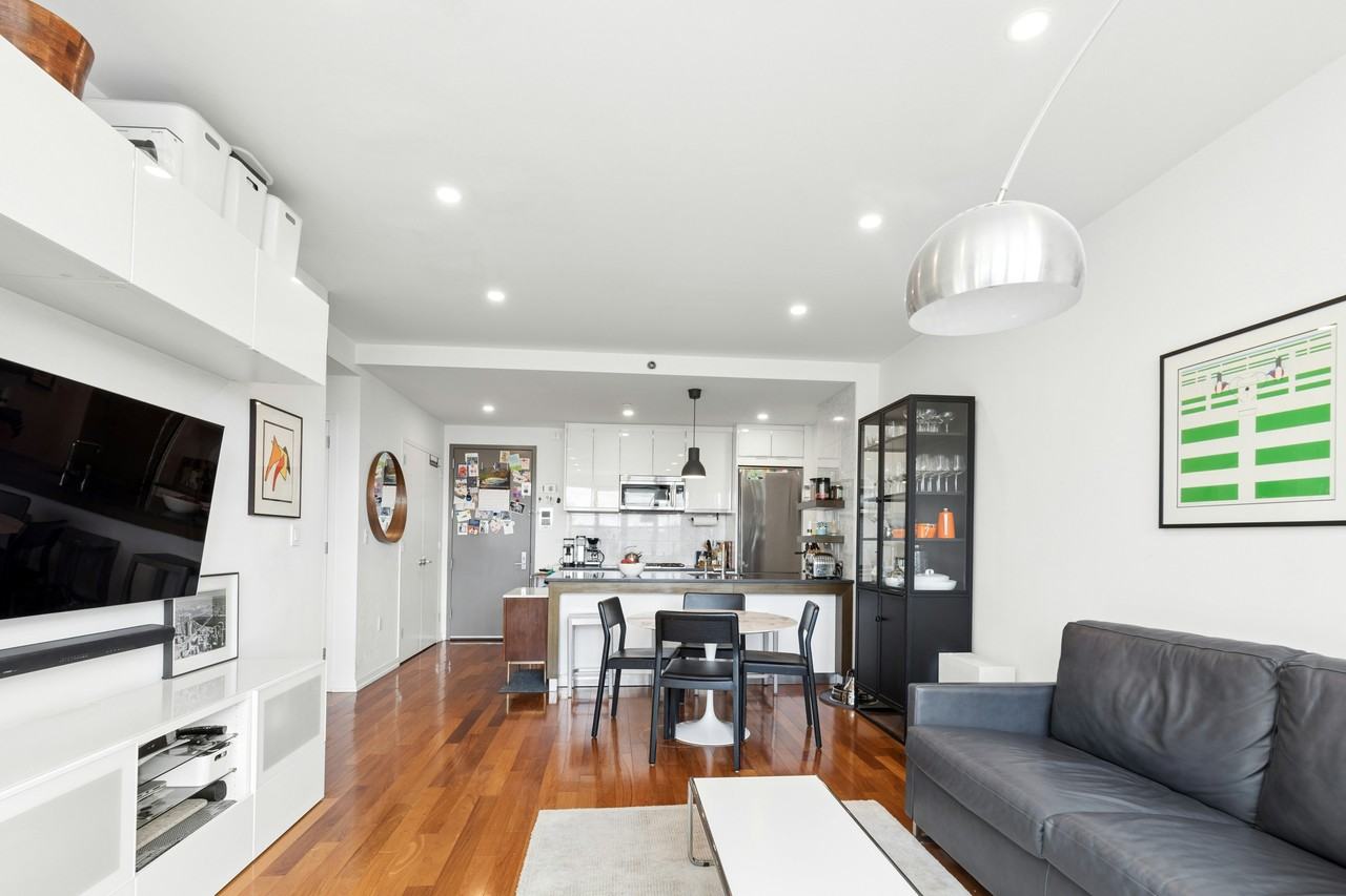 58 Metropolitan Ave #2E - Photo 2 of 6