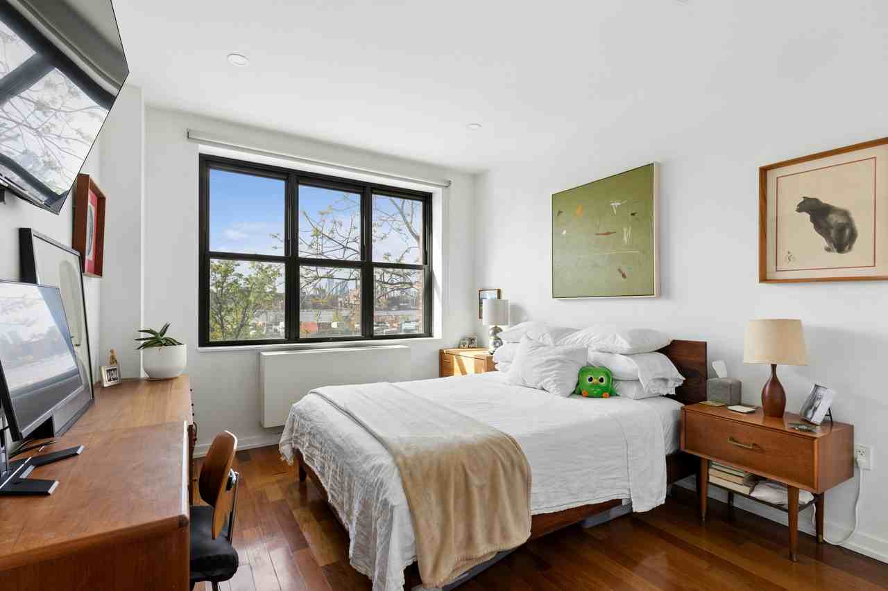 58 Metropolitan Ave #2E - Photo 5 of 6