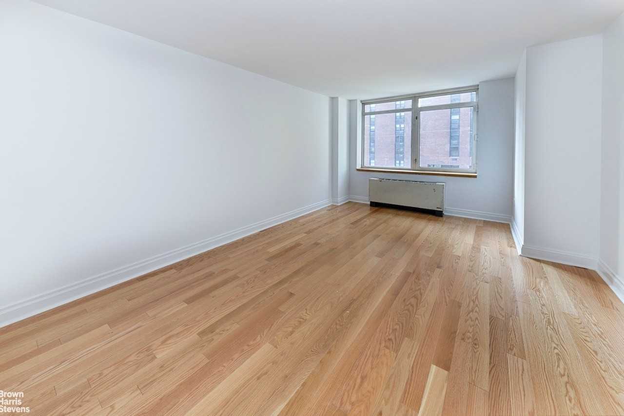 1760 2nd Ave #4C - Photo 4 of 10