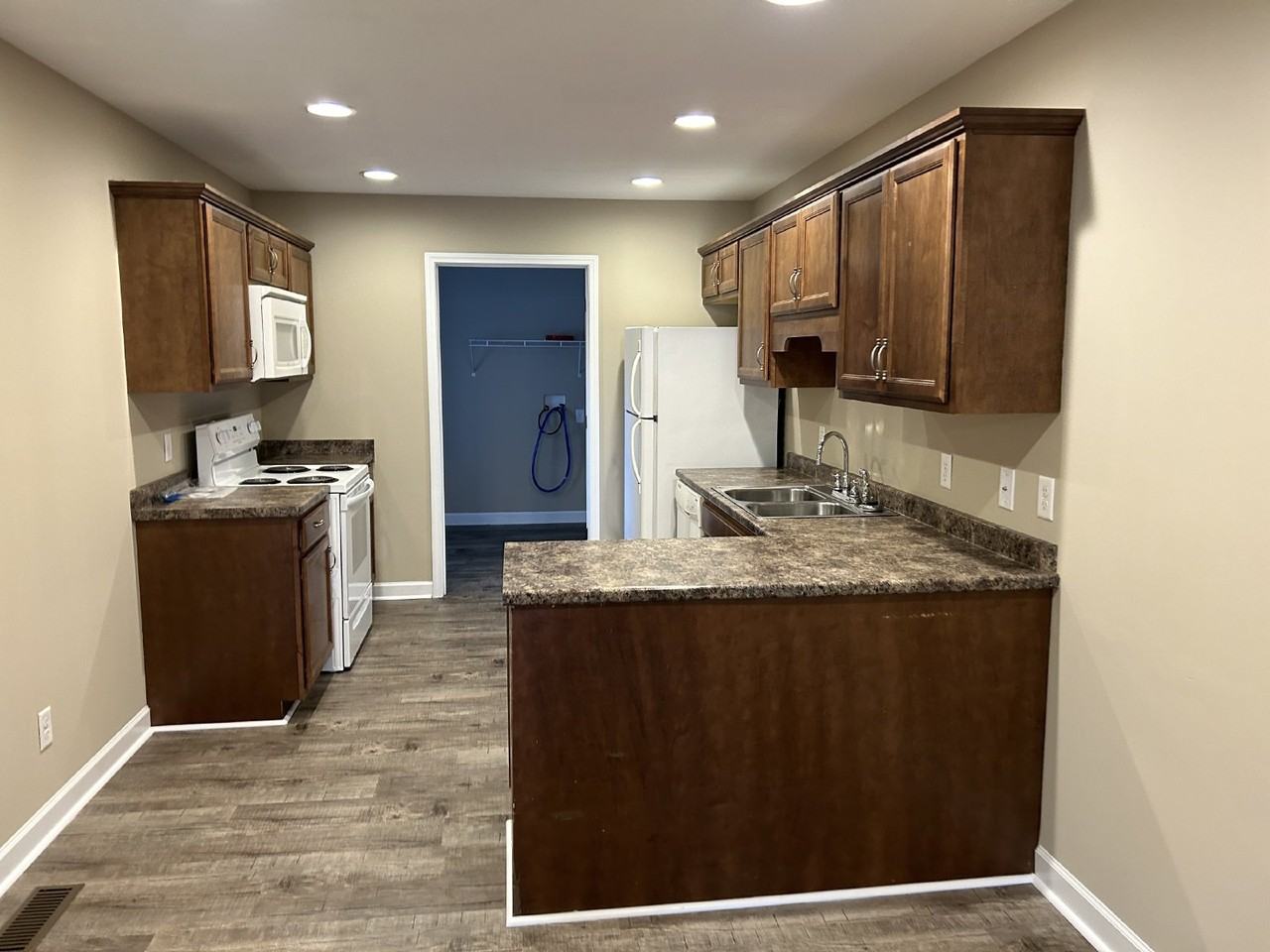 150 Harp Ave #A - Photo 4 of 20