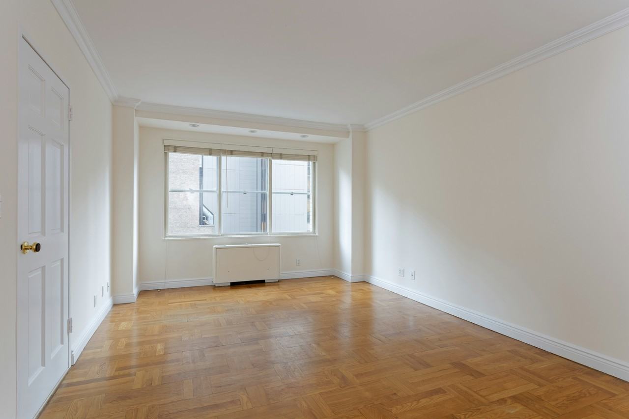 60 W 57th St #12E - Photo 5 of 7