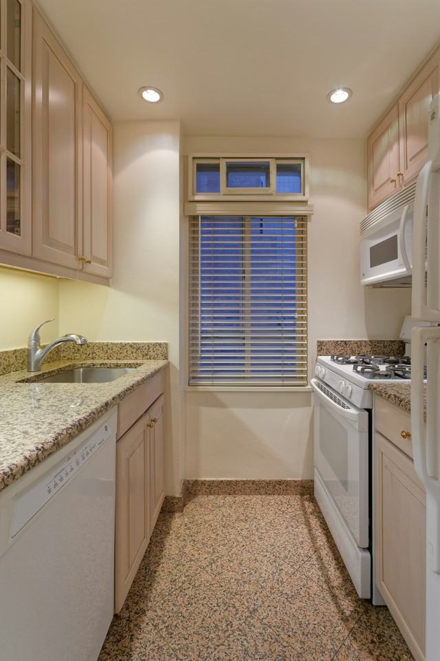 60 W 57th St #12E - Photo 6 of 7