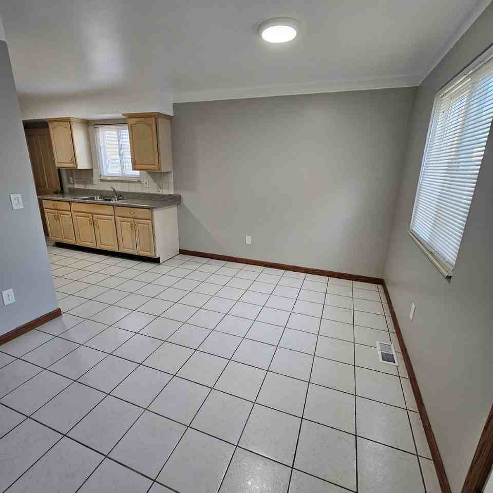 17443 Roseville Blvd - Photo 4 of 22