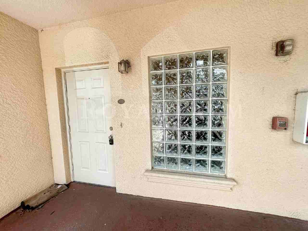 4172 Castilla Cir - Photo 4 of 25