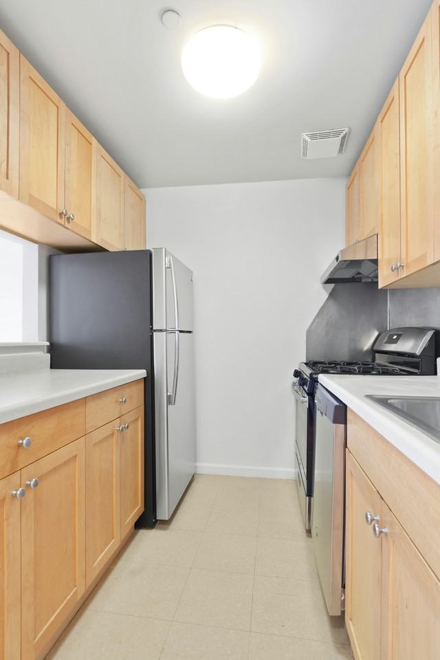 279 W 117th St #2B - Photo 3 of 12