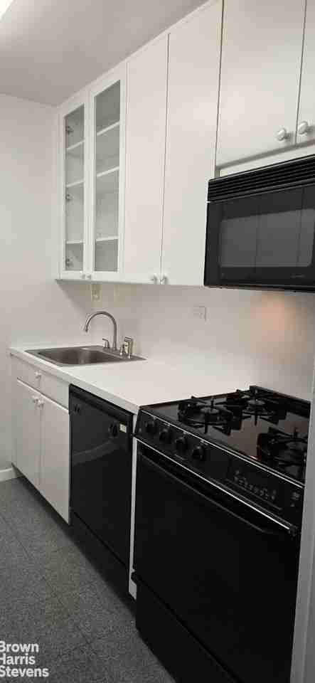 392 Central Park W #8G - Photo 2 of 7