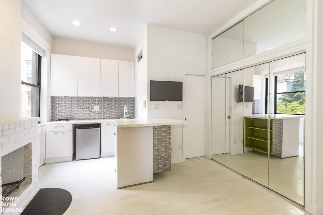 327 W 85th St #2C - Photo 2 of 11