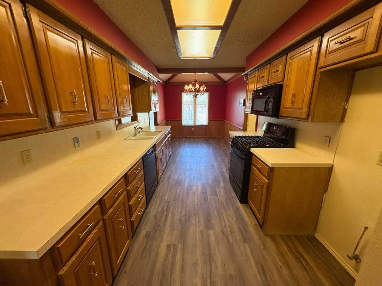 5806 78th St - Photo 7 of 15