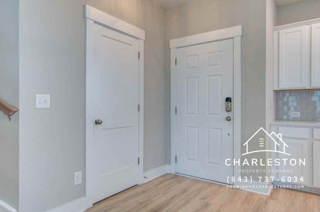 117 Archdale St - Photo 3 of 28