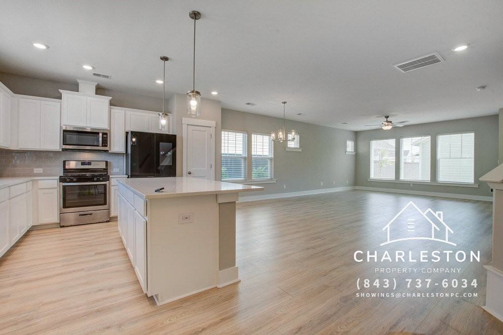 117 Archdale St - Photo 4 of 28