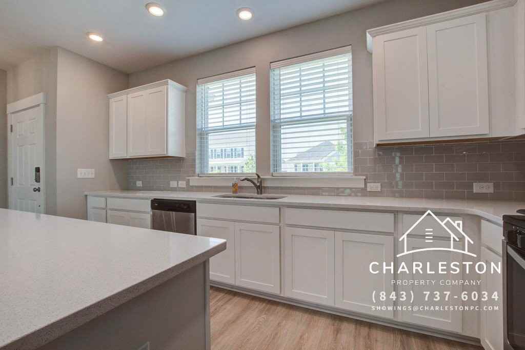 117 Archdale St - Photo 6 of 28