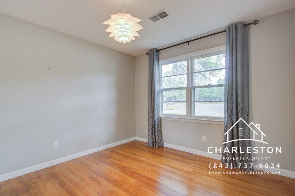 1502 Woodcrest Ave - Photo 5 of 27