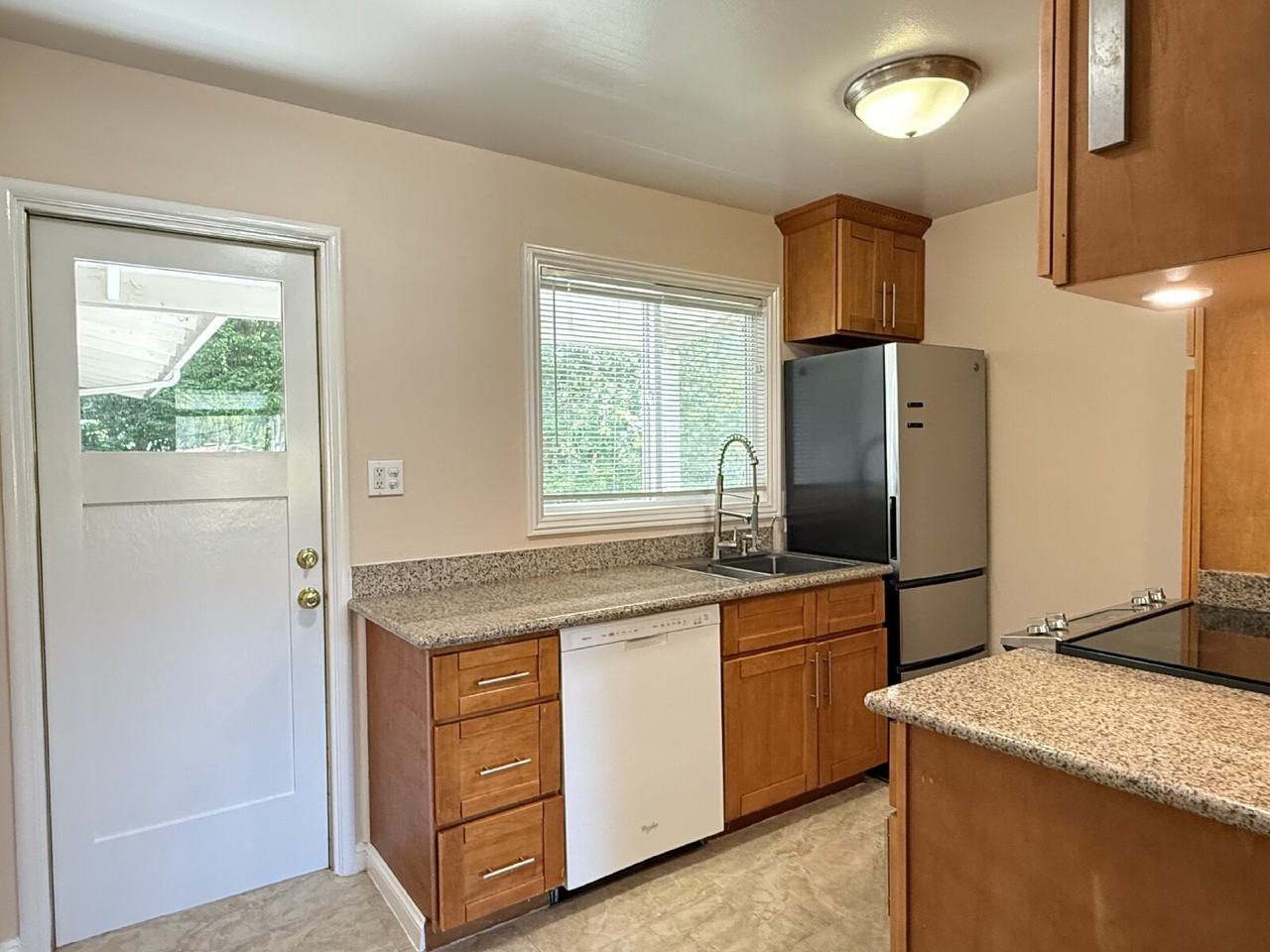 100 Belvedere Dr #7 - Photo 6 of 14