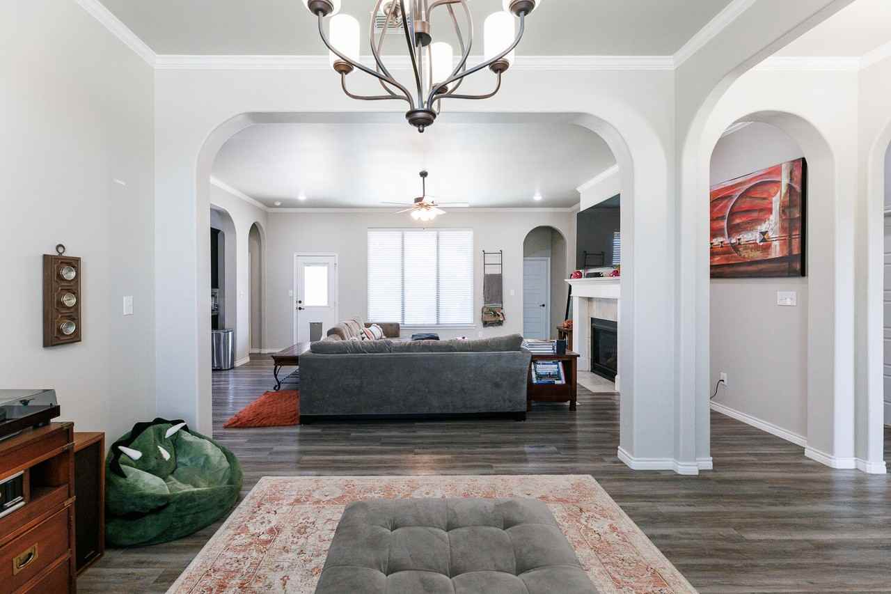 7619 59th St - Photo 5 of 33